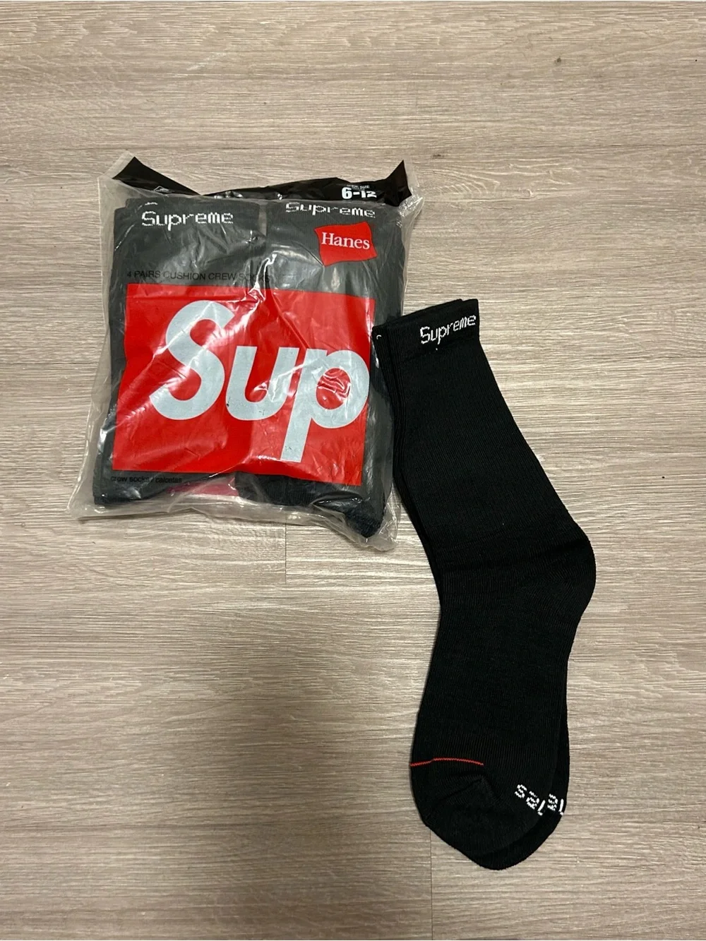 Supreme hanes black